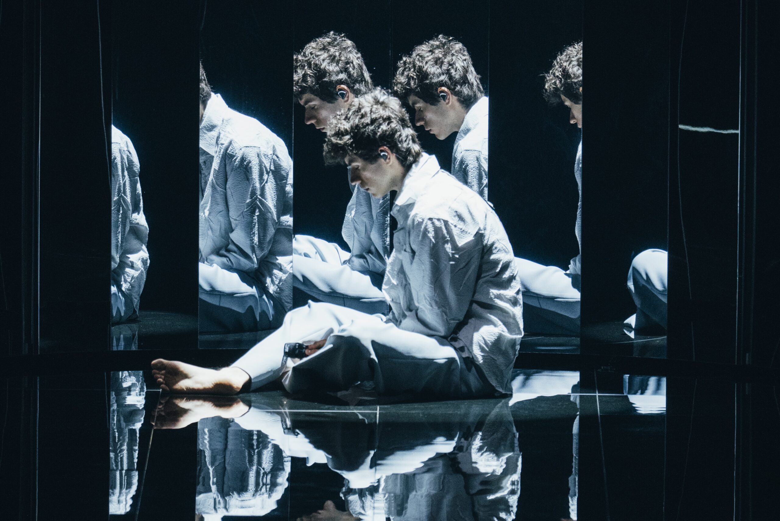 XTRA REHEARSALS — 🇨🇿 Czechia brings mirrors and reflections on stage