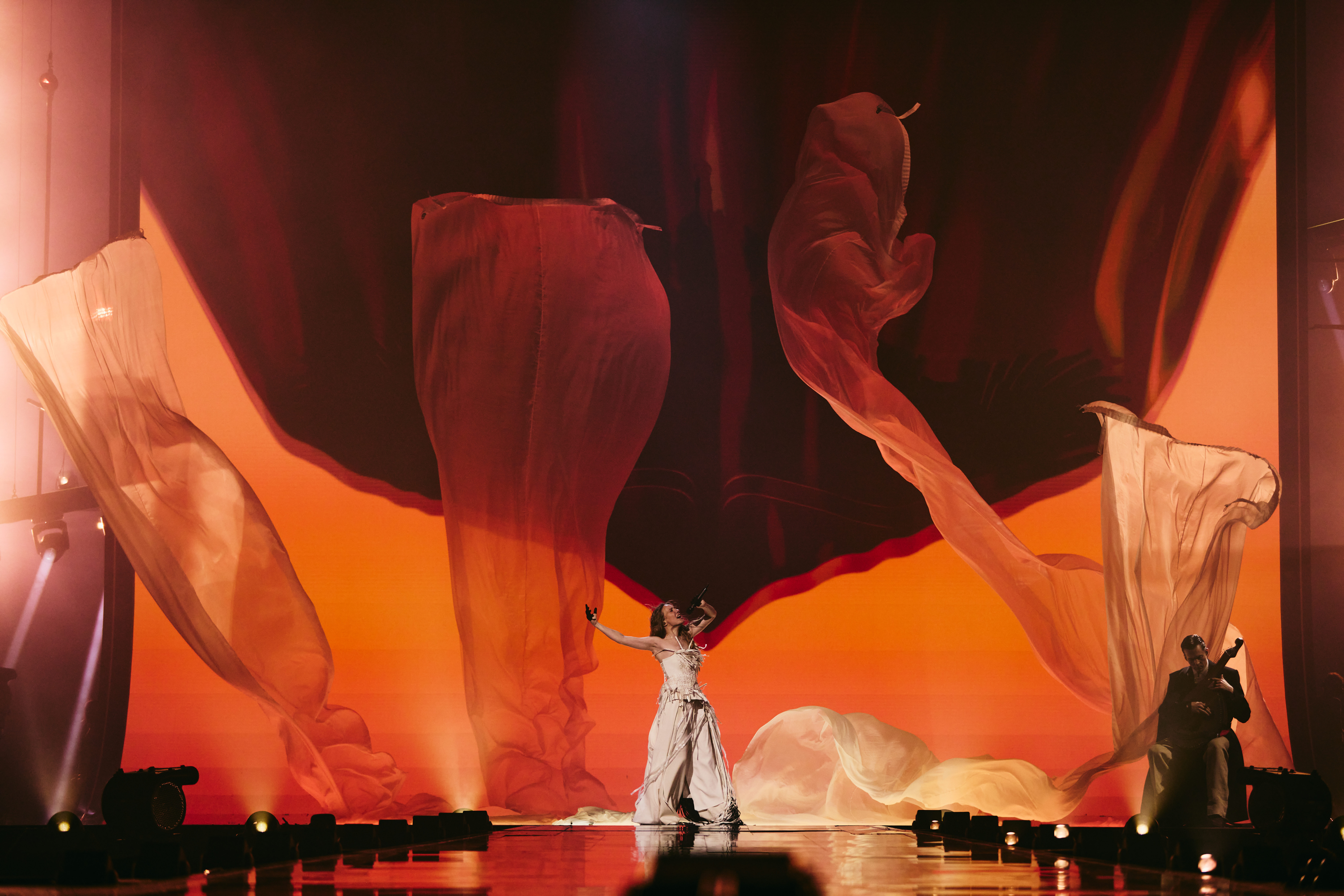 XTRA REHEARSALS — 🇺🇦 An intimate and more visual performance for Ukraine